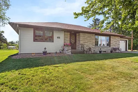621 Main St N, Lonsdale, MN 55046