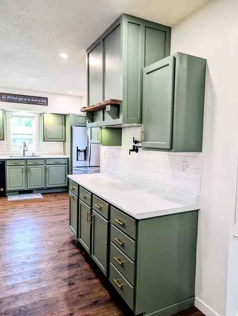 Kitchen - 321 3rd Ave NE, Eagle Bend, MN 56446 photo 3 of 15