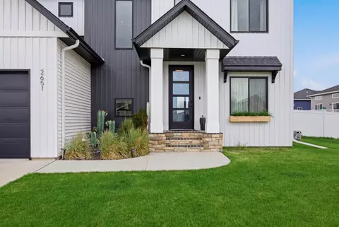 2651 Golden Ln S, Fargo, ND 58104