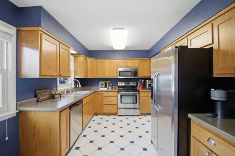 Kitchen - 430 5th St SW, Plainview, MN 55964 photo 1 of 5