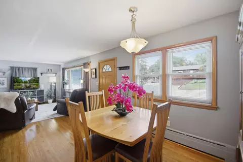 Dining - 430 5th St SW, Plainview, MN 55964 photo 2 of 2
