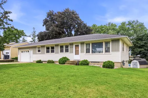430 5th St SW, Plainview, MN 55964