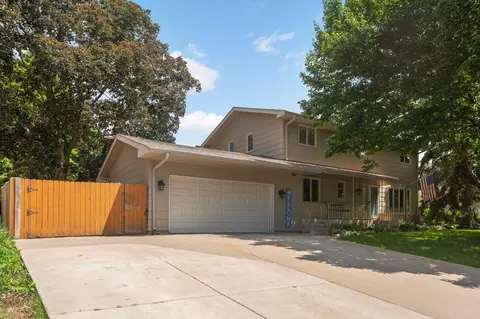 13513 Colfax Ave S, Burnsville, MN 55337