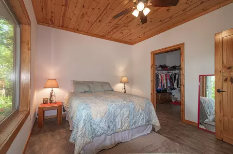 Bedroom - 22281 Shadow Point Rd, Emily, MN 56447 photo 2 of 8