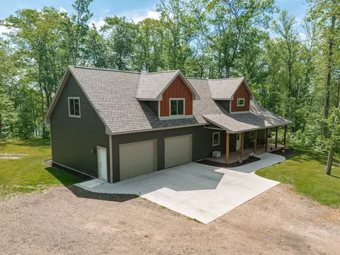 Exterior - 22281 Shadow Point Rd, Emily, MN 56447 photo 6 of 14