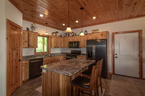 Kitchen - 22281 Shadow Point Rd, Emily, MN 56447 photo 1 of 1