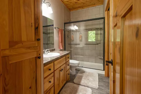 Bath - 22281 Shadow Point Rd, Emily, MN 56447 photo 1 of 3