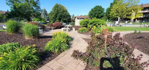 Exterior - 3420 Golfview Dr #121, Eagan, MN 55123 photo 3 of 10