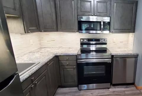 Kitchen - 3420 Golfview Dr #121, Eagan, MN 55123 photo 3 of 3