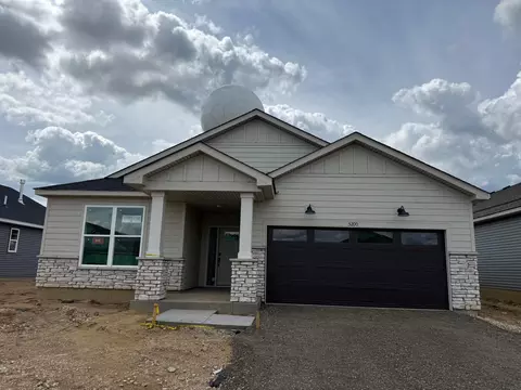 5200 Long Pointe Bay Bay, Woodbury, MN 55129