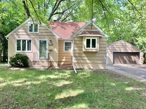 1993 9th St, White Bear Lake, MN 55110