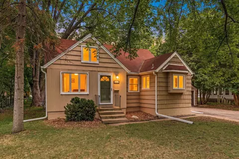 1993 9th St, White Bear Lake, MN 55110