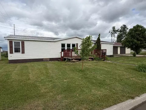 205 4th Ave SW, Roseau, MN 56751