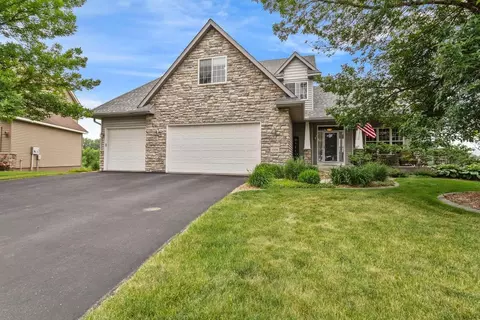1008 9th Street Ct SE, New Prague, MN 56071
