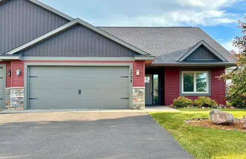 1725 Squirrel Way, New Richmond, WI 54017
