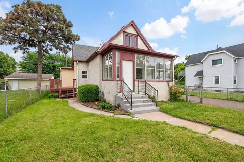 918 Edgerton St, Saint Paul, MN 55130