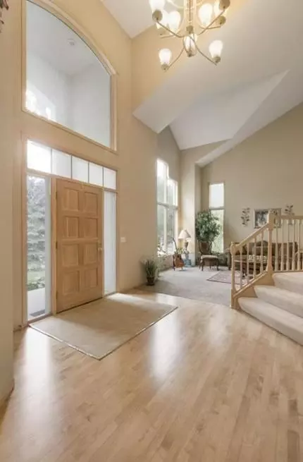 8217 W 93rd Street Cir, Bloomington, MN 55438