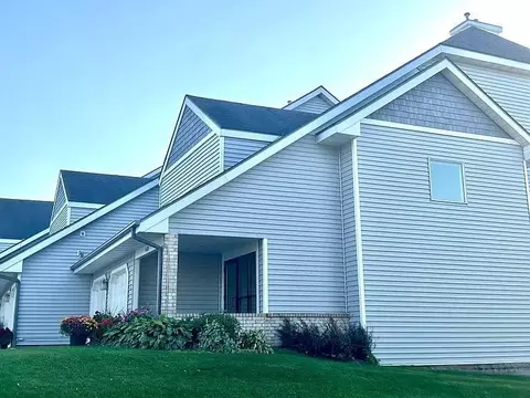 410 1st St SE #105, Little Falls, MN 56345