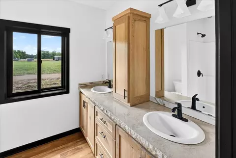 Bath - 12100 Olson Rd, Harris, MN 55032 photo 2 of 4
