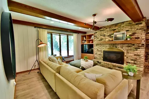 Living - 2005 13th St S, Saint Cloud, MN 56301 photo 2 of 6