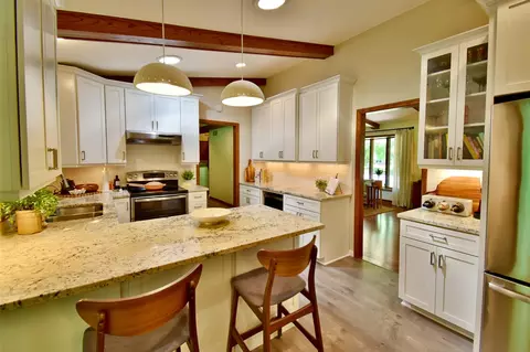 Kitchen - 2005 13th St S, Saint Cloud, MN 56301 photo 5 of 8