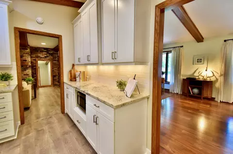 Entry Way - 2005 13th St S, Saint Cloud, MN 56301 photo 2 of 4