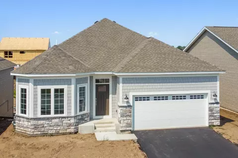 8204 Haywood Dr, Lino Lakes, MN 55014