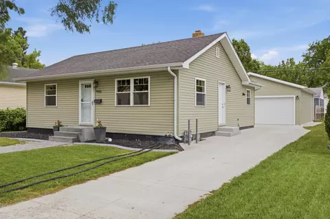 1605 5th St S, Fargo, ND 58103