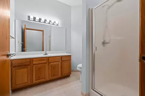 Bath - 3043 Timberwood Trl, Eagan, MN 55121 photo 4 of 4
