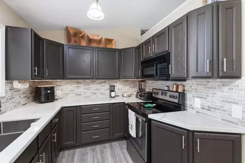 Kitchen - 2685 Halstead Ln, Mound, MN 55364 photo 2 of 2