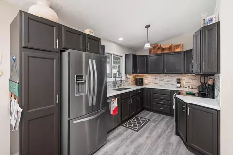 Kitchen - 2685 Halstead Ln, Mound, MN 55364 photo 1 of 2