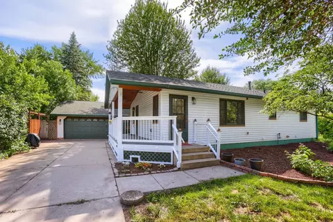 816 120th Ln NE, Blaine, MN 55434
