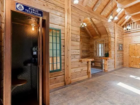 Entry Way - 1009 Bear Path Dr, Park Rapids, MN 56470 photo 3 of 9