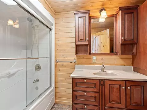 Bath - 1009 Bear Path Dr, Park Rapids, MN 56470 photo 6 of 6