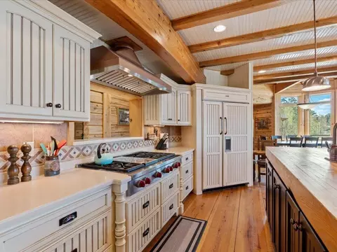 Kitchen - 1009 Bear Path Dr, Park Rapids, MN 56470 photo 3 of 5