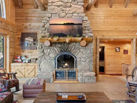 Living - 1009 Bear Path Dr, Park Rapids, MN 56470 photo 2 of 7