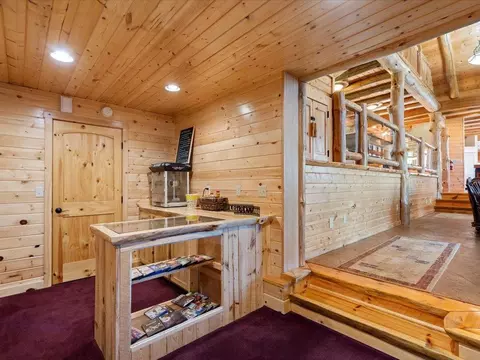 Entry Way - 1009 Bear Path Dr, Park Rapids, MN 56470 photo 3 of 7