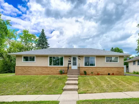 2059 Burns Ave, Saint Paul, MN 55119