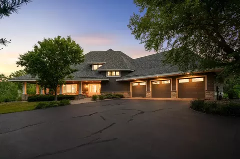 914 Jewel Ave N, Lake Elmo, MN 55042