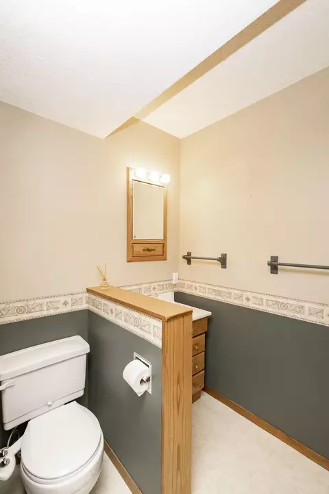 Bath - 1907 27th Ave S, Fargo, ND 58103 photo 4 of 5