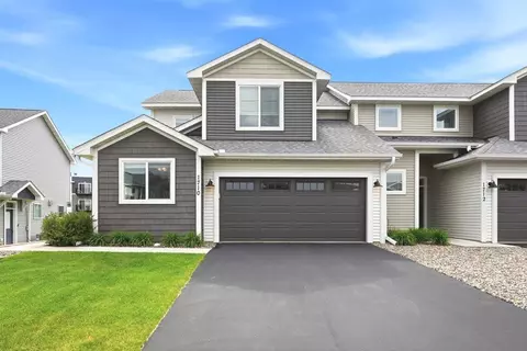 1710 Southpoint Ln, Hudson, WI 54016