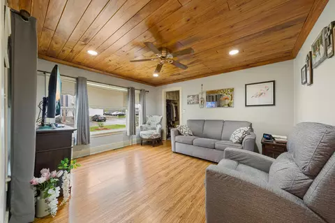 Living - 806 5th St NW, Faribault, MN 55021 photo 1 of 2
