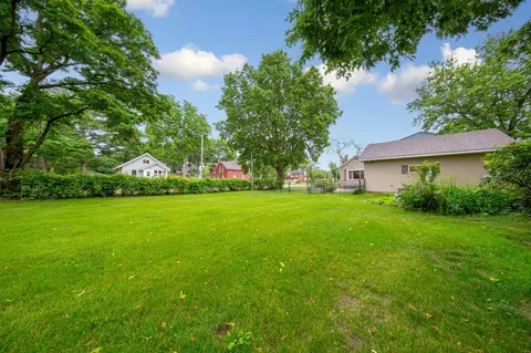 Exterior - 806 5th St NW, Faribault, MN 55021 photo 1 of 8