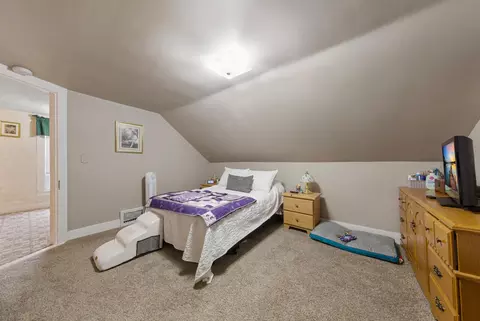 Bedroom - 806 5th St NW, Faribault, MN 55021 photo 4 of 4