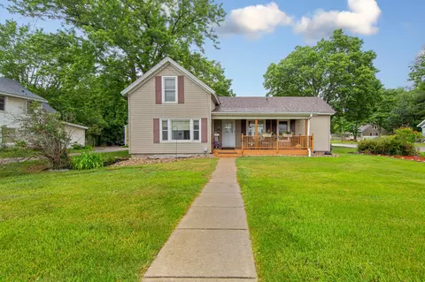 806 5th St NW, Faribault, MN 55021