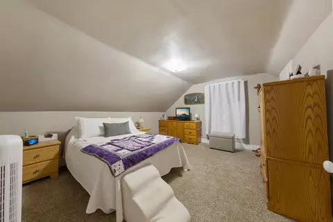 Bedroom - 806 5th St NW, Faribault, MN 55021 photo 3 of 4