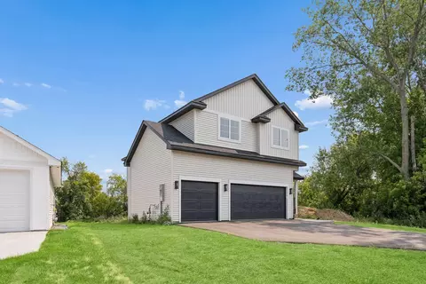 21349 Cottonwood St NW, Oak Grove, MN 55011