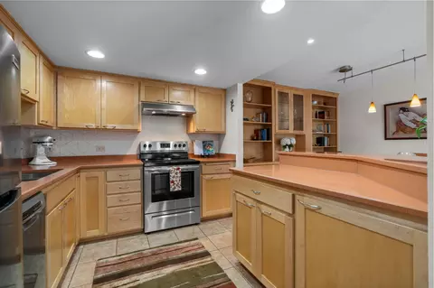 2885 Knox Ave S #605, Minneapolis, MN 55408