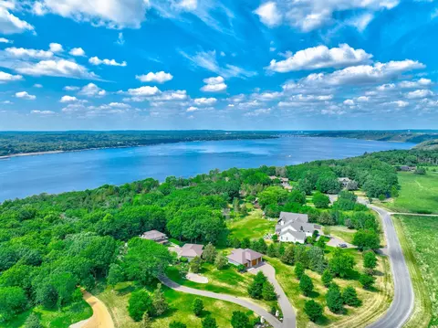 286 Salishan Dr, Hudson, WI 54016