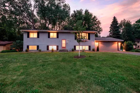 17160 Hershey Ct, Lakeville, MN 55044